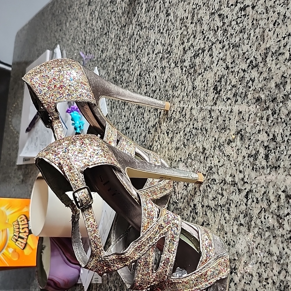 Shoes - Picture 2 of 4